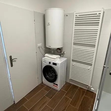 2 With Balcony Apartman *