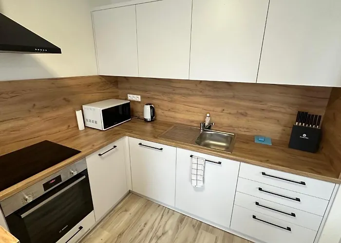 아파트 2 With Balcony